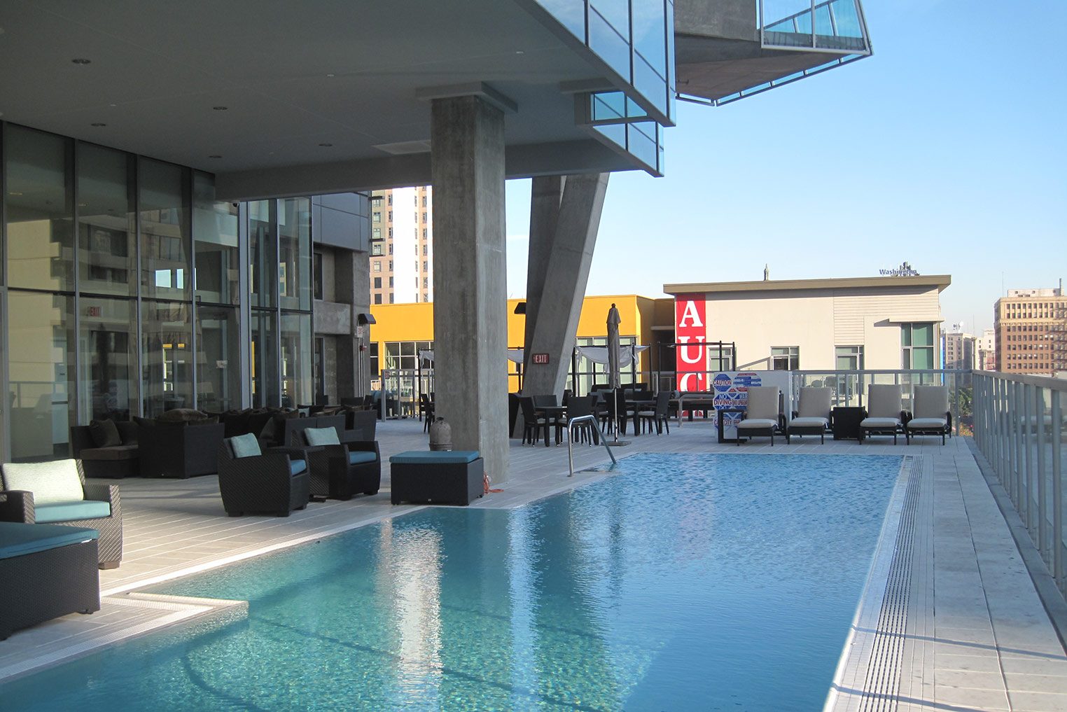 Multi-Family Housing WaterMarke Residential Tower in Los Angeles, CA Rooftop Pool